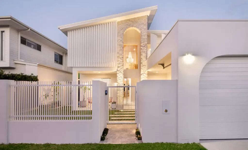 4 Schuster Avenue, Miami, QLD 4220