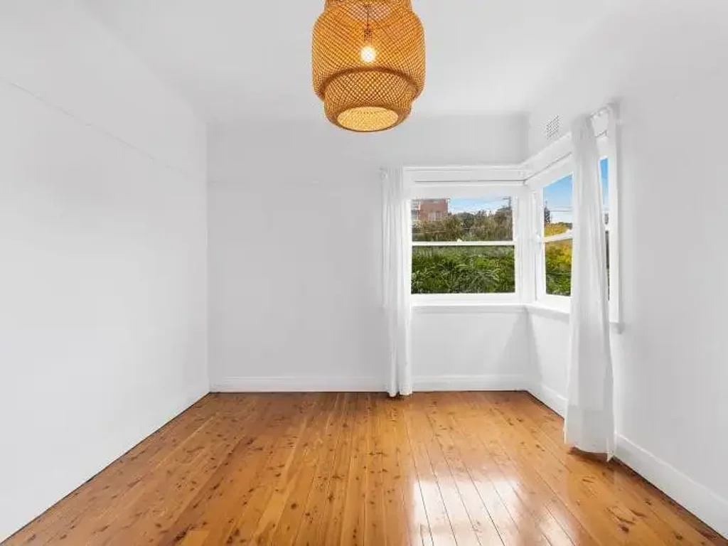 OVERSIZED TWO BEDROOM APARTMENT
