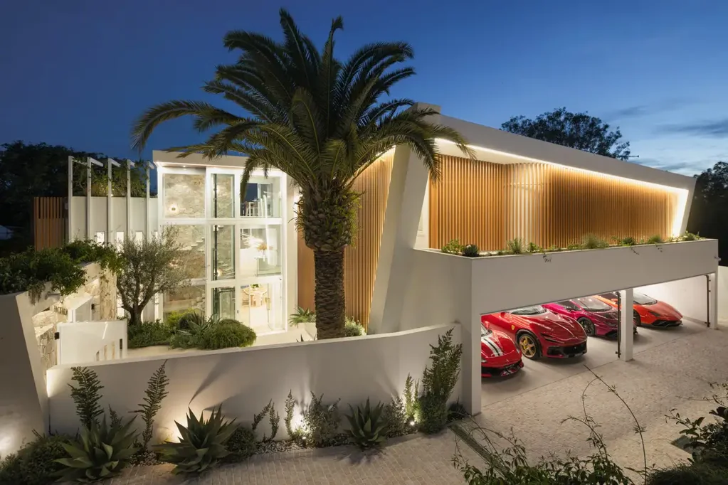 Indooroopilly 5房 尽端路私享 俯瞰高尔夫球场 1400sqm奢宅 Gaggenau厨房 18米恒温泳池 私人度假村级后院 商业级健身房 智能安全系统 HACIENDA – BRISBANE’S MOST EXTRAORDINARY PRIVATE ESTATE