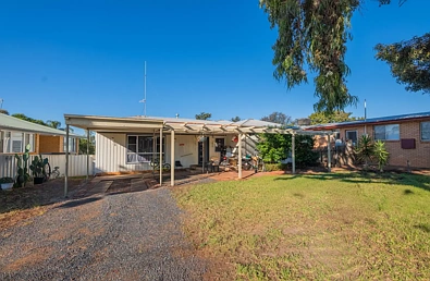 Condobolin 4chambre Ray White Condobolin - (02) 6895 3364