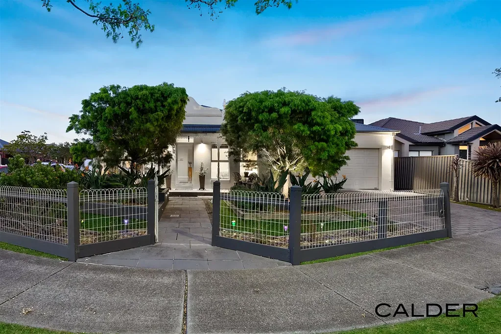 1 Tucker Place, Caroline Springs, VIC 3023
