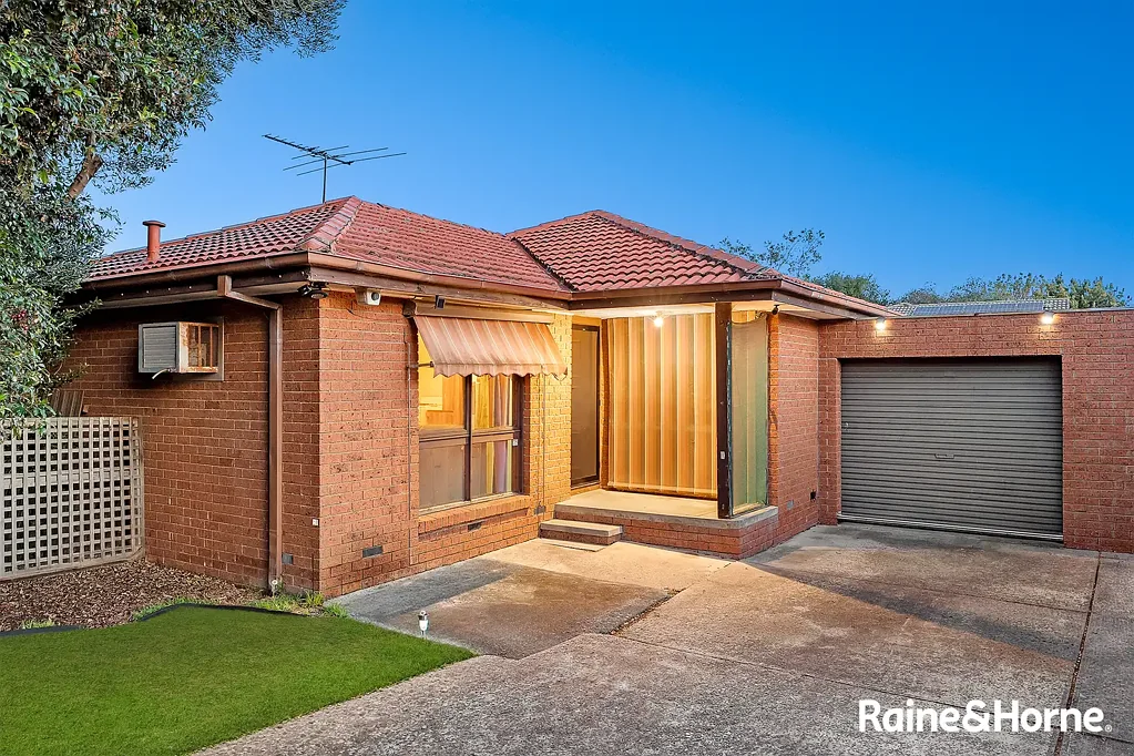 Cranbourne 3ਬੈੱਡਰੂਮ Cheap Renovator's Delight - Flip, Profit or Invest!