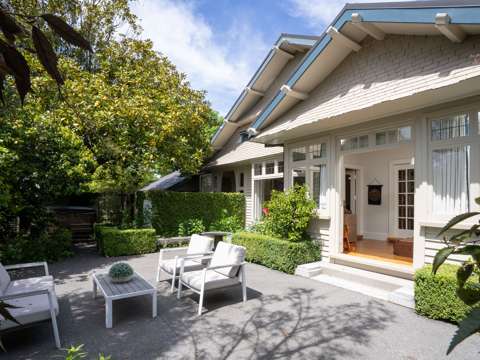 Fendalton 4房  Large Family Home + Great School Zones.