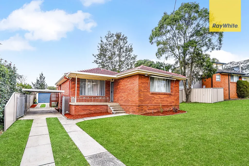 13 Valencia Crescent, Toongabbie, NSW 2146