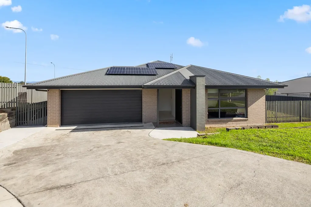West Kempsey 3Kwarto Modern Family Living with Space, Convenience and Rural Outlook