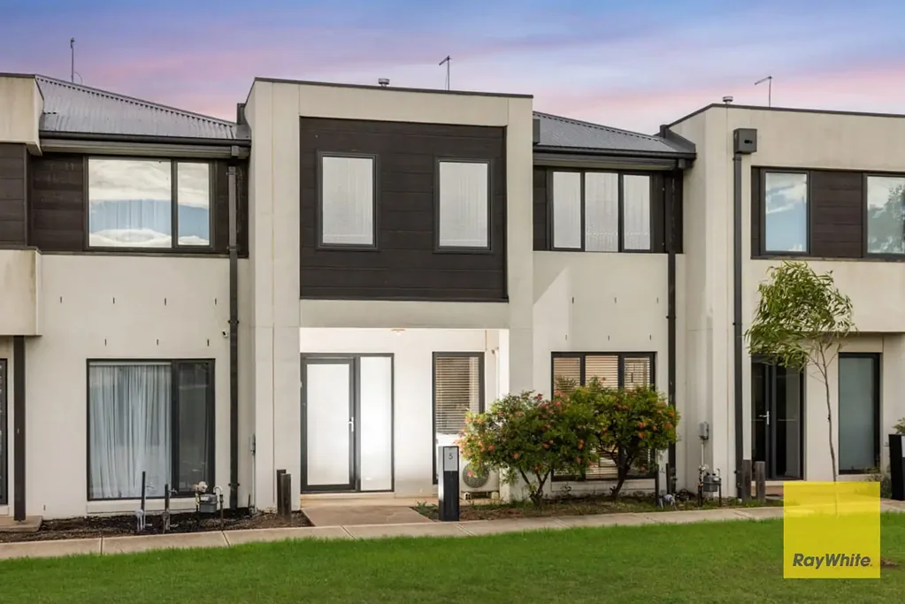 Spacious Family Living with Modern Comforts in Prime Tarneit Location