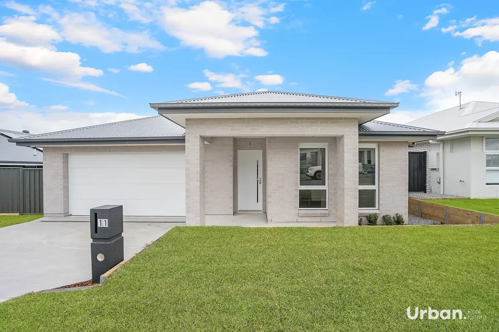 Lochinvar 4 Bedroom Turnkey Family Home with Theatre & Study – 5% Deposit, Balance on Completion