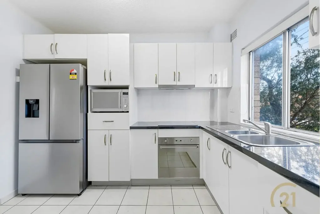 2 Bedroom Unit, In A Prime Location!
