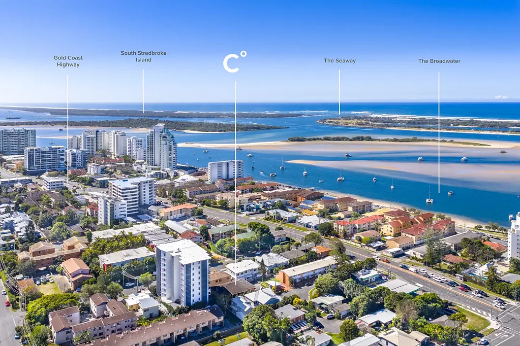 Labrador 3 Bedroom Effortless Broadwater Bargain!