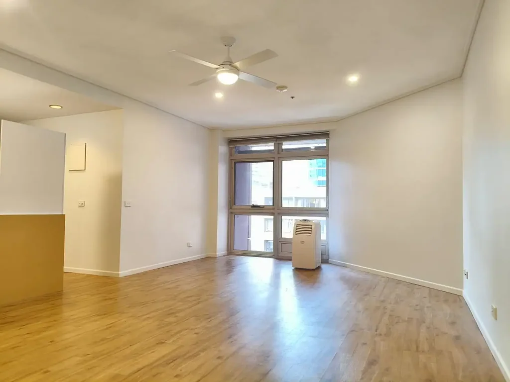2 BEDROOMS APARTMENT IN MELBOURNE CBD