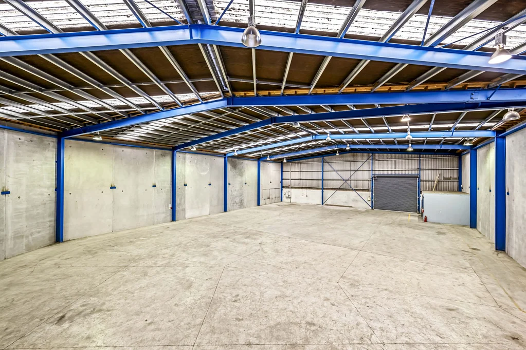 Takanini High Stud Warehouse with Competitive Terms!