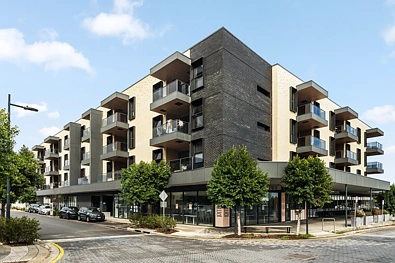 West Lakes 1房  Contemporary Apartment Living with Elevated Views in Vibrant West Lakes
