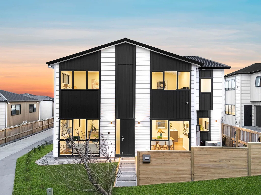 Totara Heights 4房 双主卧套房！4卧，3.5卫，2厅... DUAL MASTER SUITES! 4-BED, 3.5-BATH & 2 LIVING...