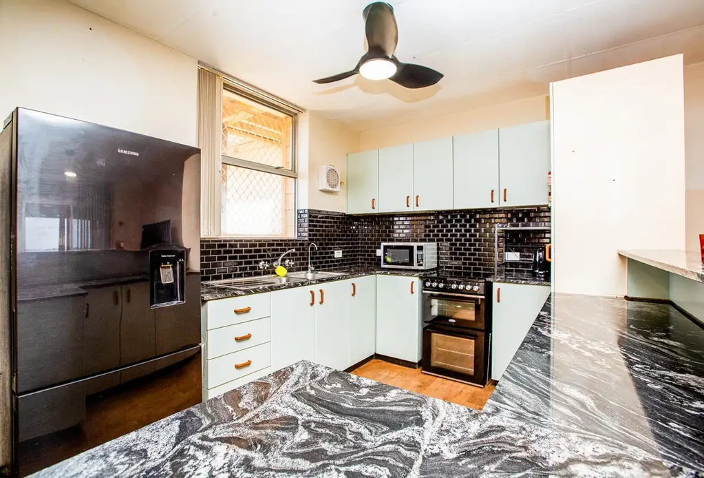 South Hedland 3બેડરૂમ MULTIPLE OFFERS RECEIVED!!! UNDER OFFER FOR MORE THAN ASKING PRICE IN ONLY 6 HOURS!!! UNDER OFFER!!!