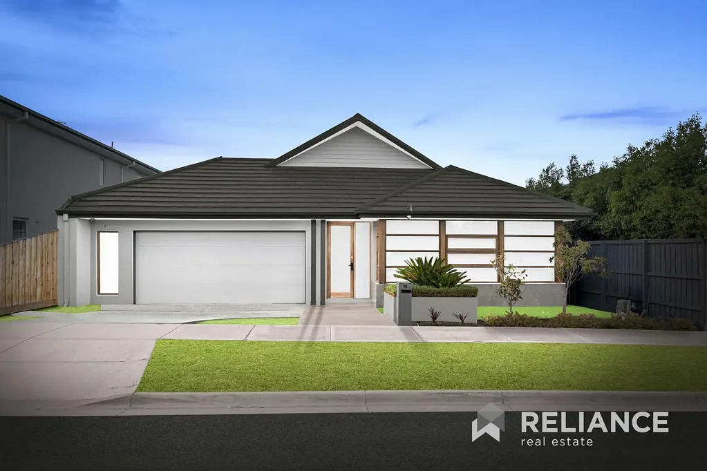 Werribee 4침실 Ex‑Display Luxury on 485m² with Herringbone Timber Floors, Grand Alfresco & Premium Family Zoning