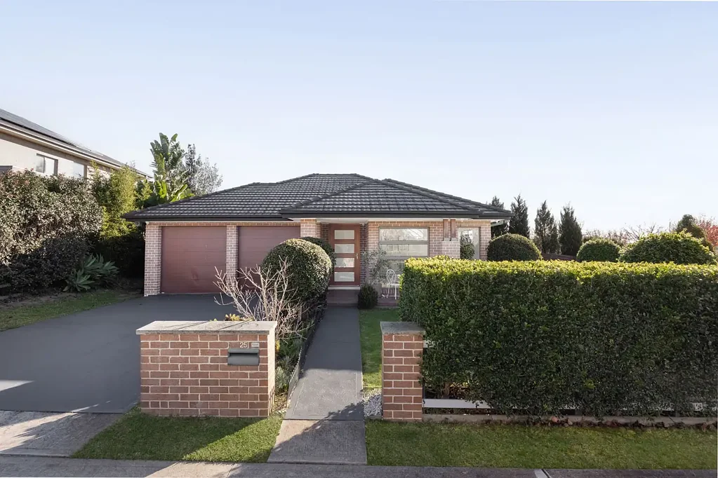 Wilton 4房 宽敞的单层住宅，拥有卓越的户外空间 Spacious Single-Level Home with Exceptional Outdoor Space