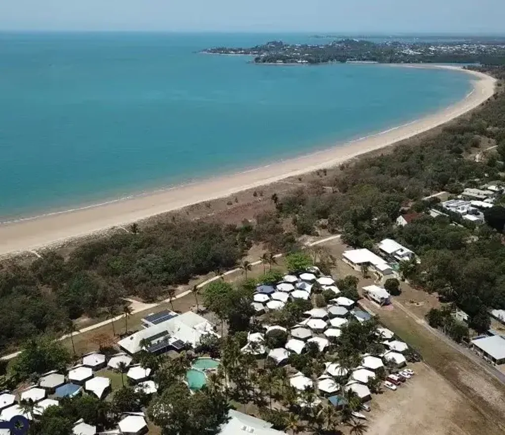 Bucasia 1ਬੈੱਡਰੂਮ Beachside Bungalow in Bucasia