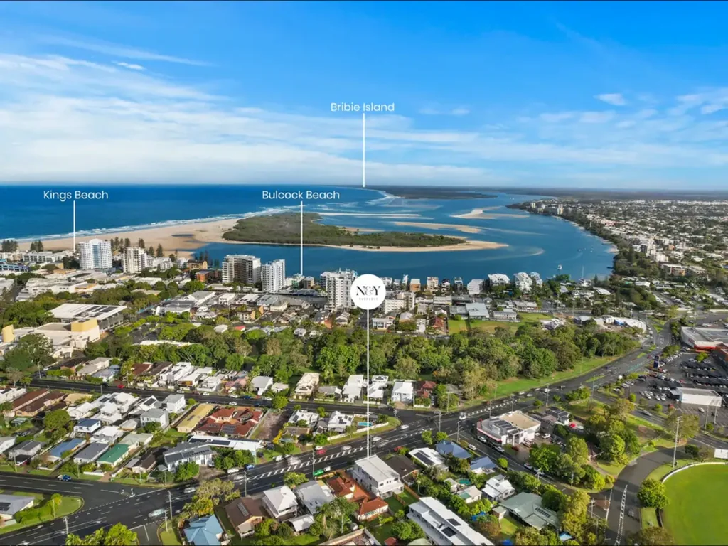 Caloundra 4침실 Rare, Brand New Coastal Home with Expansive Backyard