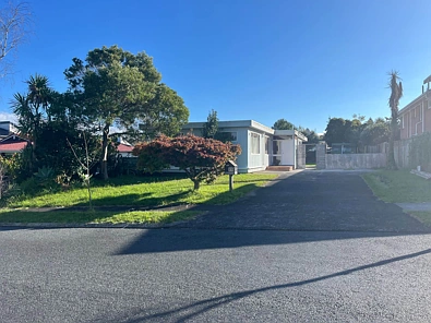 3 Bed 1 Bath in Pakuranga