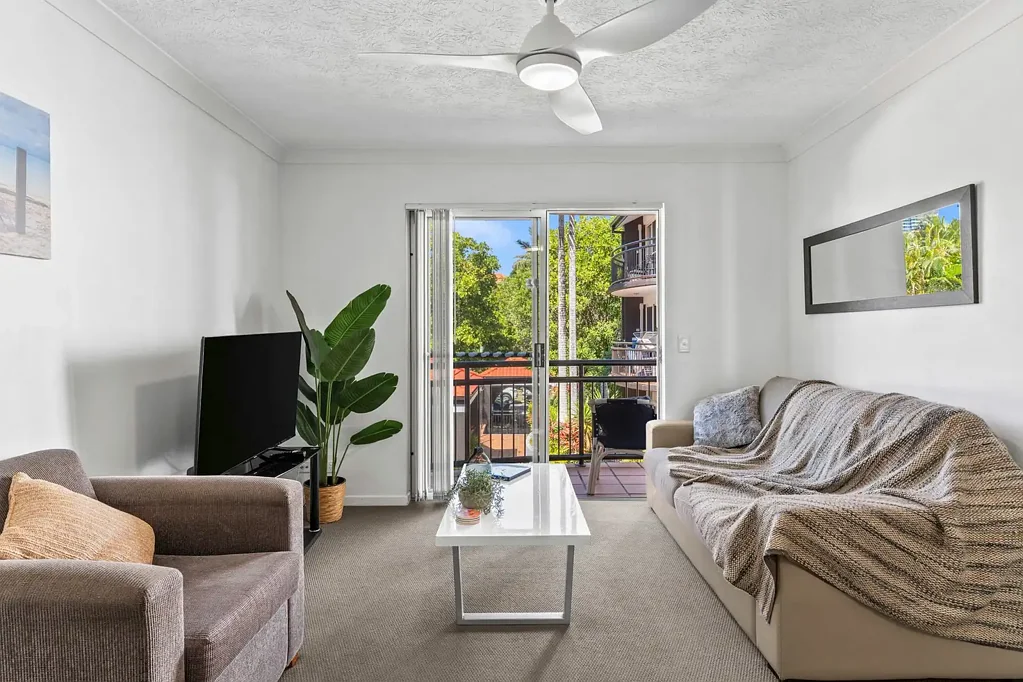 Surfers Paradise 1कमरा Hidden One Bedroom Gem In Florida Gardens Pocket