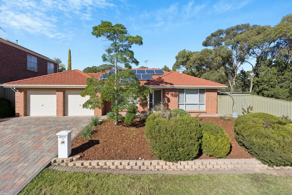 Gulfview Heights 4 Bedroom Private, Peaceful and Perfectly Positioned for Family Living