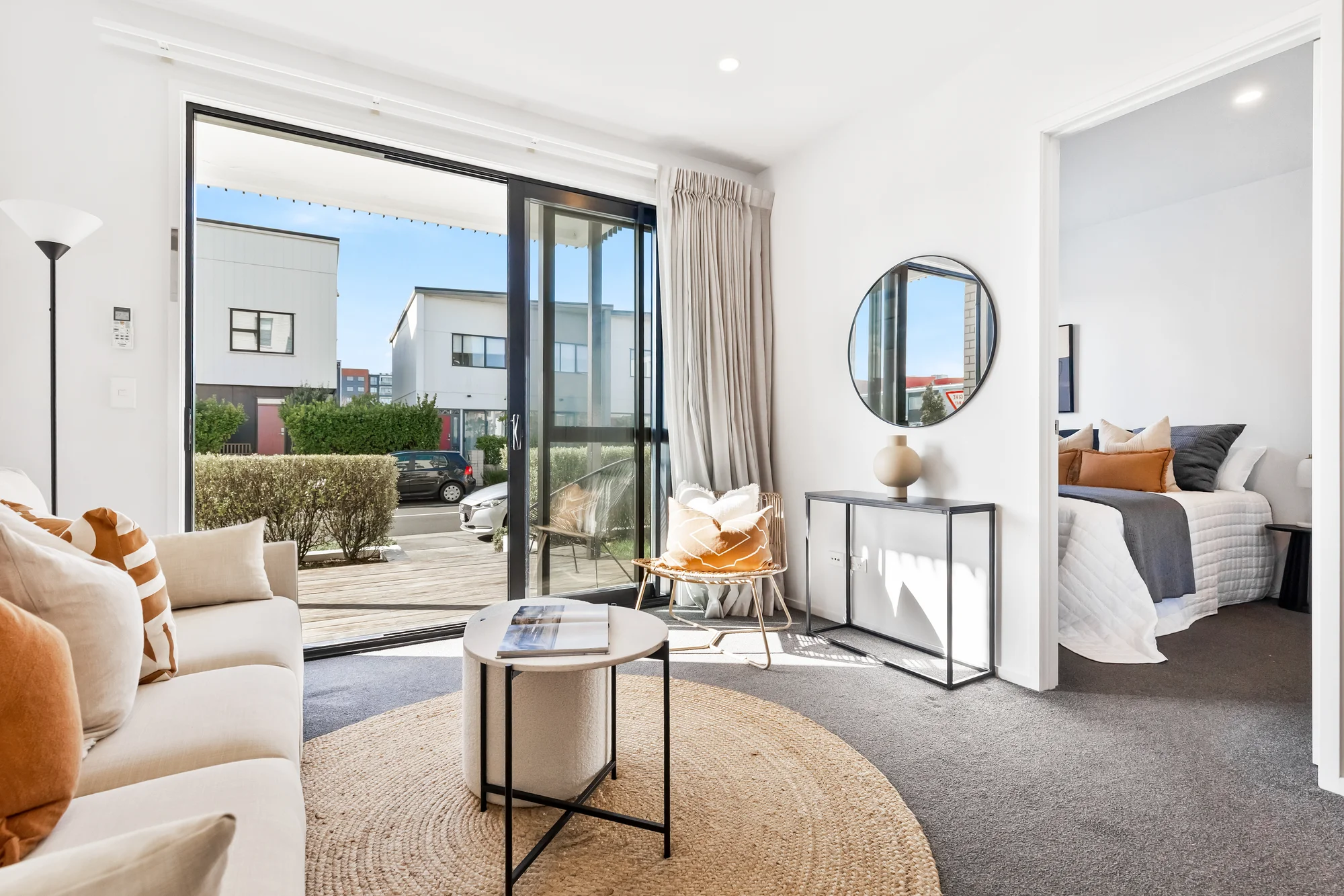 Hobsonville 1Phòng ngủ Ground floor 1 bed + study + secure car park!