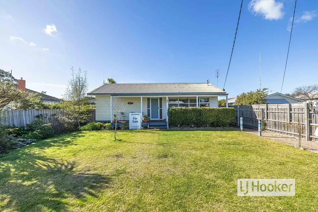 Paynesville 3 Bedroom CHARMING DOWNTOWN GEM - WALK TO SHOPS & WATERFRONT
