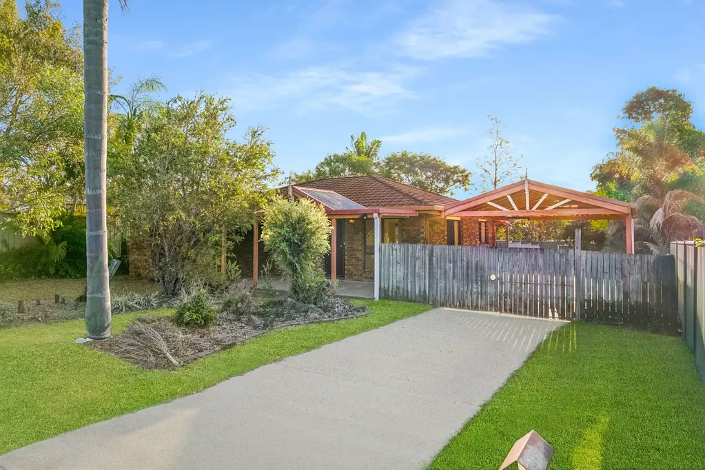 Boronia Heights 3ਬੈੱਡਰੂਮ SELLER SAYS: GET IT SOLD! Pool, Side Access & 647m2 - Don't Miss This Opportunity!
