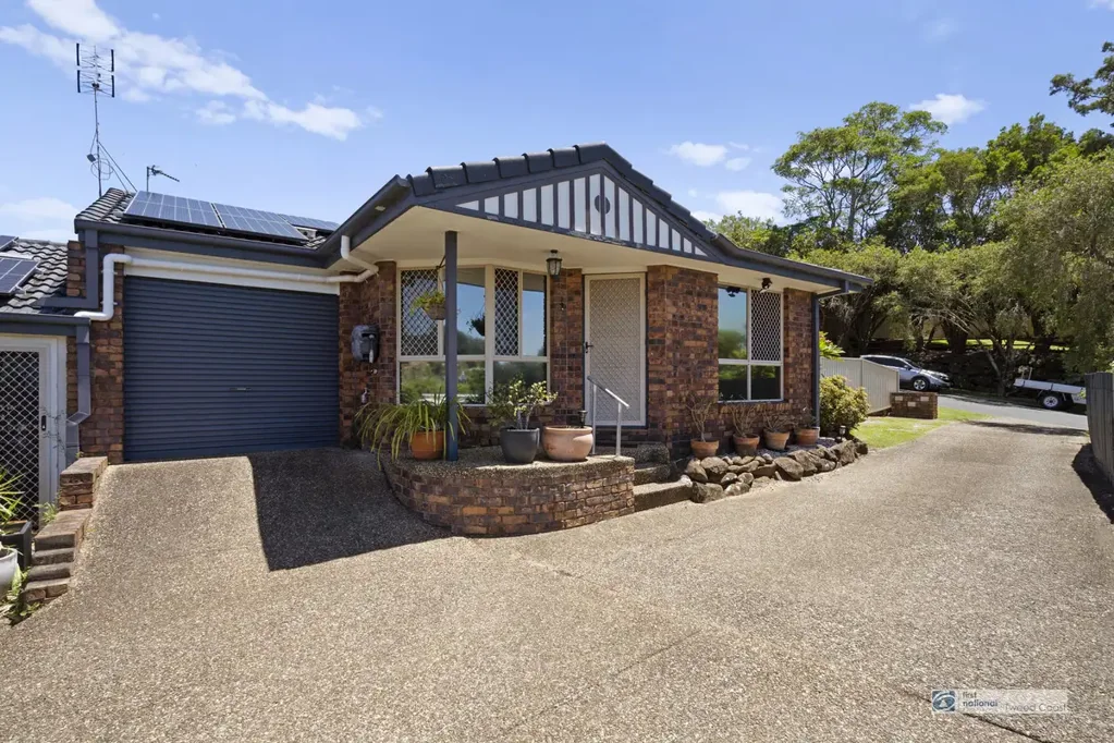 1/2 Lovat Brae Court, Banora Point, NSW 2486