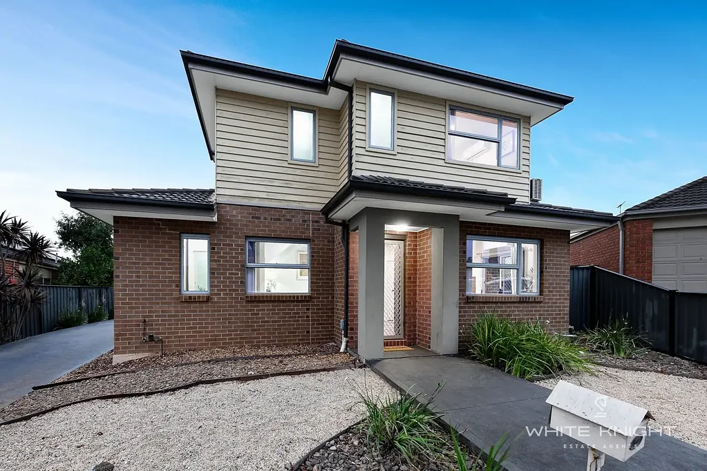Derrimut 3 Bedroom White Knight Estate Agents presents ' Perfect Family Starter '