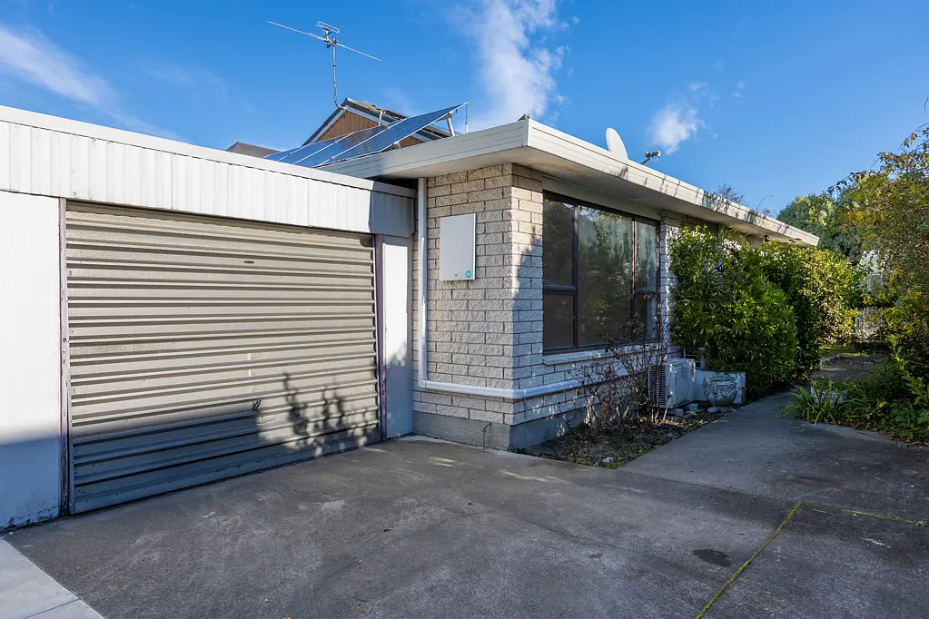 Fendalton 2chambre Estate Sale - As Is Where Is - Fully Insured