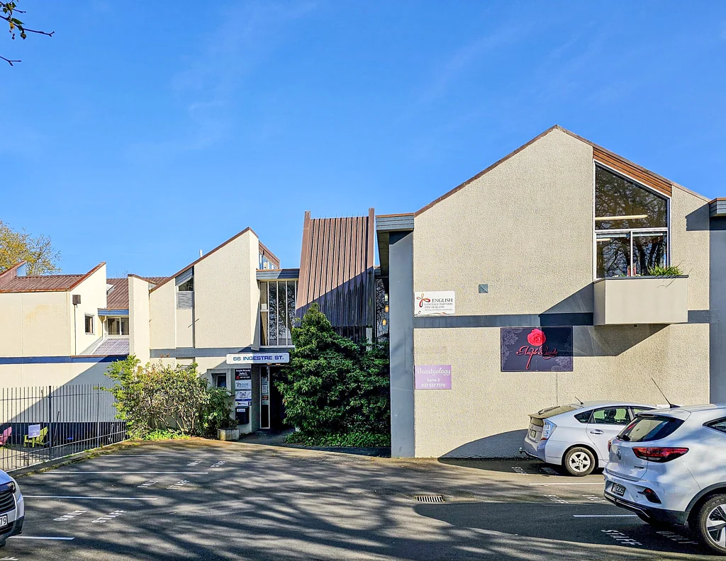 Wanganui Central Top floor, city centre