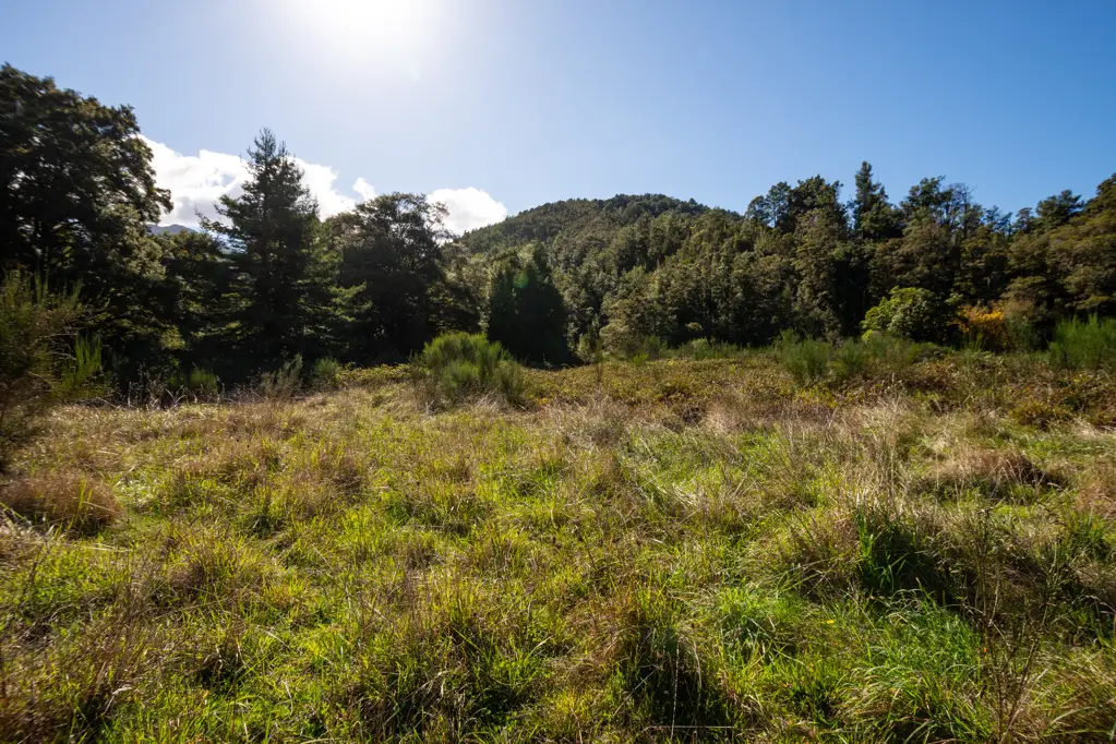 Murchison Off-Grid Paradise Awaits!