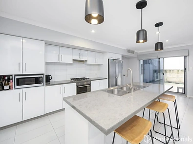 Forrestfield 3Habitaciones Stylish, Spacious & Secure!