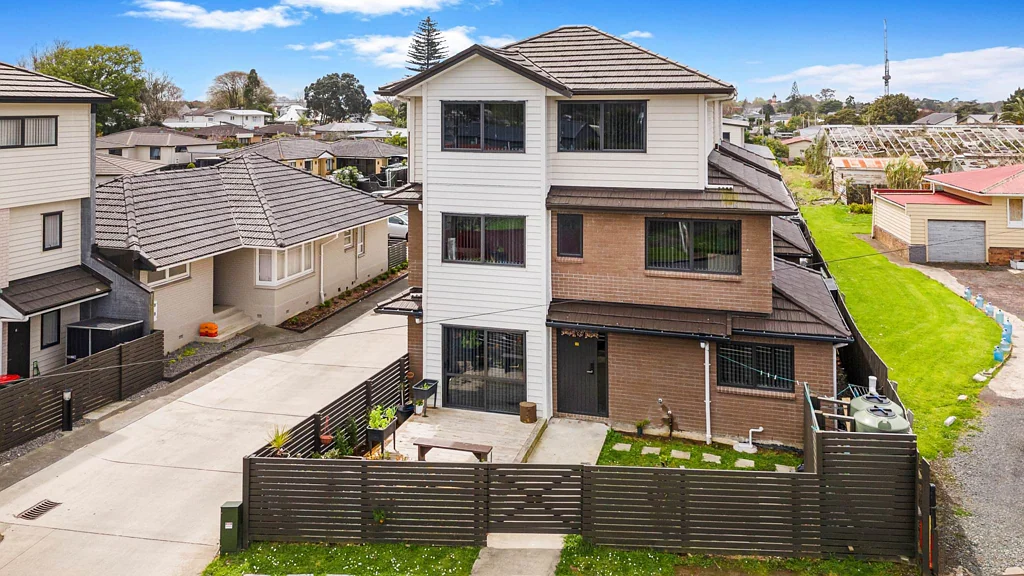 Mangere East 4침실 Vendor Wants It Sold – Present your Offer!