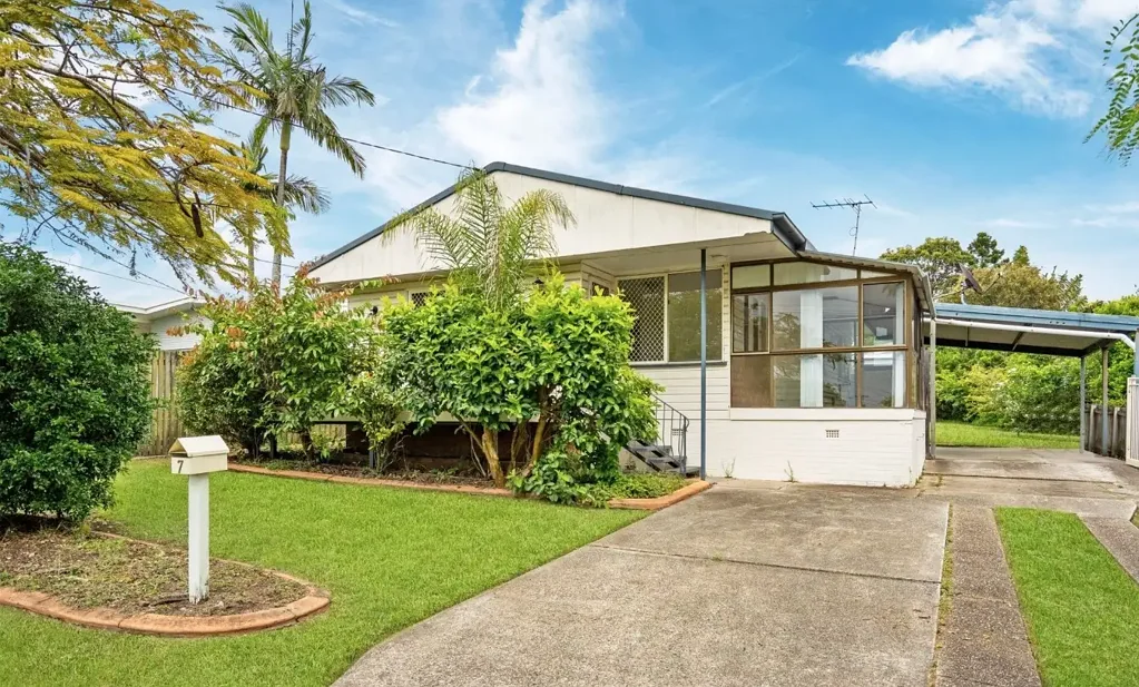 Comfortable Family Home with Sunroom & Timber Deck.
CONTACT JULIE SYKES 0438 050 110.
Weekly rent will increase to $600 from 19/11/2026