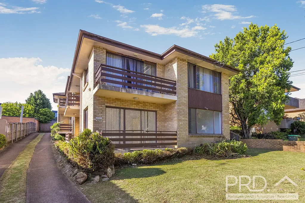 CHARMING 2-BEDROOM UNIT IN NORTH STRATHFIELD