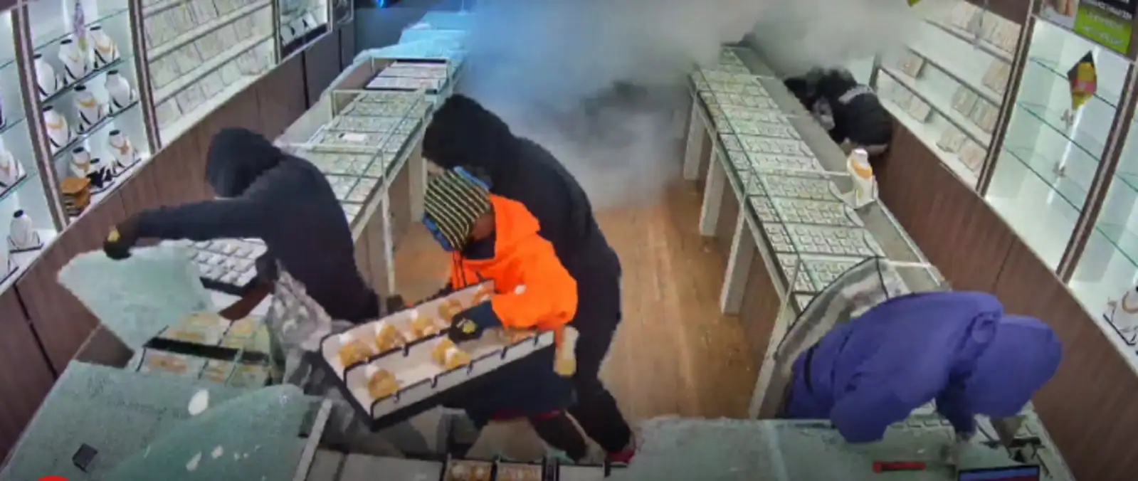 不太平！奥克兰爆发连环持械抢劫案，西区、中区、南区多地发生，店主损失惨重！