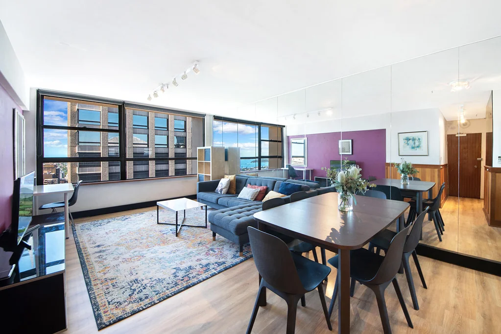 Superb fully furnished apartment city views at the Park Regis