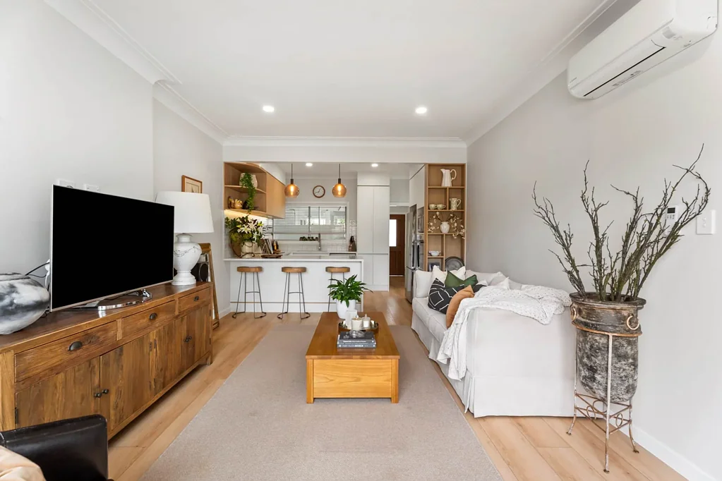 Mission Bay 3房 漫步至 Mission Bay 海滩｜全屋精装翻新，开启精致惬意的海滨慢生活 Beautifully Renovated Coastal Living