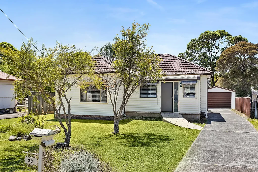 28 Albert Street, Unanderra, NSW 2526