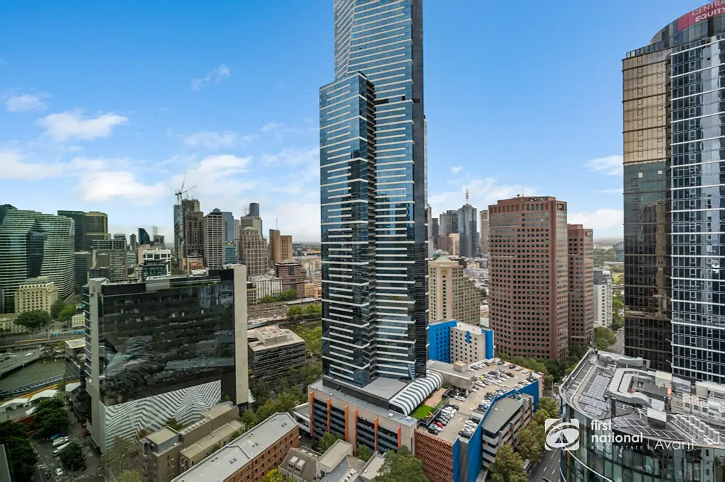 Southbank 2房 时尚公寓 开放式布局 自然采光充沛 城市景观 健身房 室内泳池 冠军地段 餐饮近便 交通便利 Stylish Southbank Living!