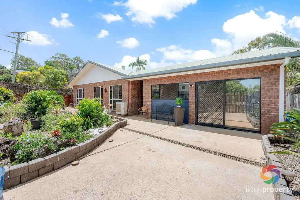 LARGE FAMILY HOME WITH GRANNY FLAT