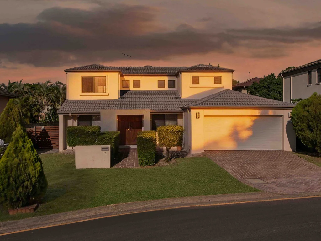 Robertson 5部屋 In Robertson State School Catchment | A Refined Family Haven in a Blue-Chip Pocket