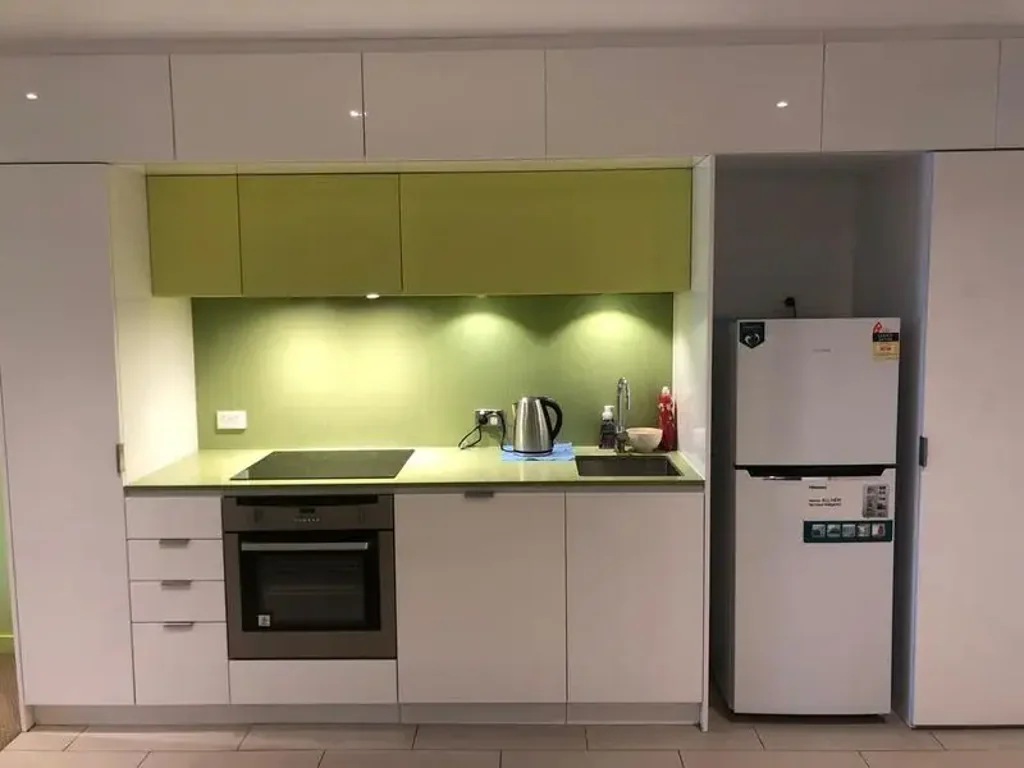 Fully Furnished - Close to RMIT & Melbourne University
