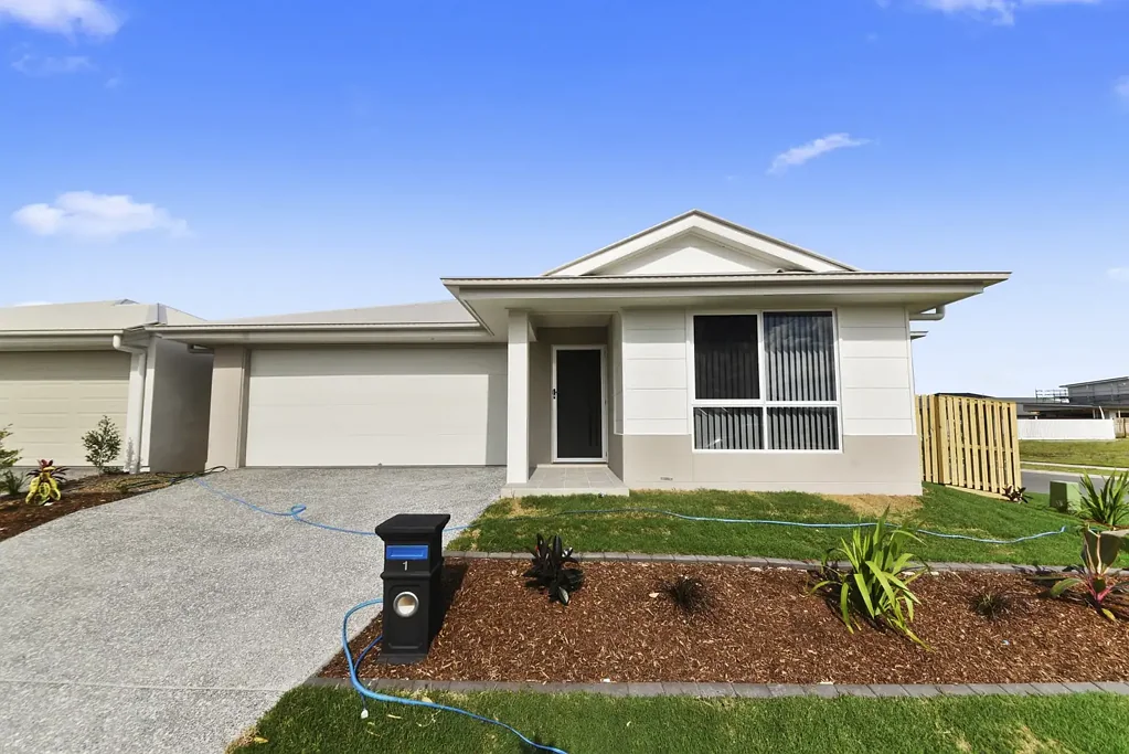 Spacious Family Living with Multi Purpose Room in Prime Logan Reserve Location