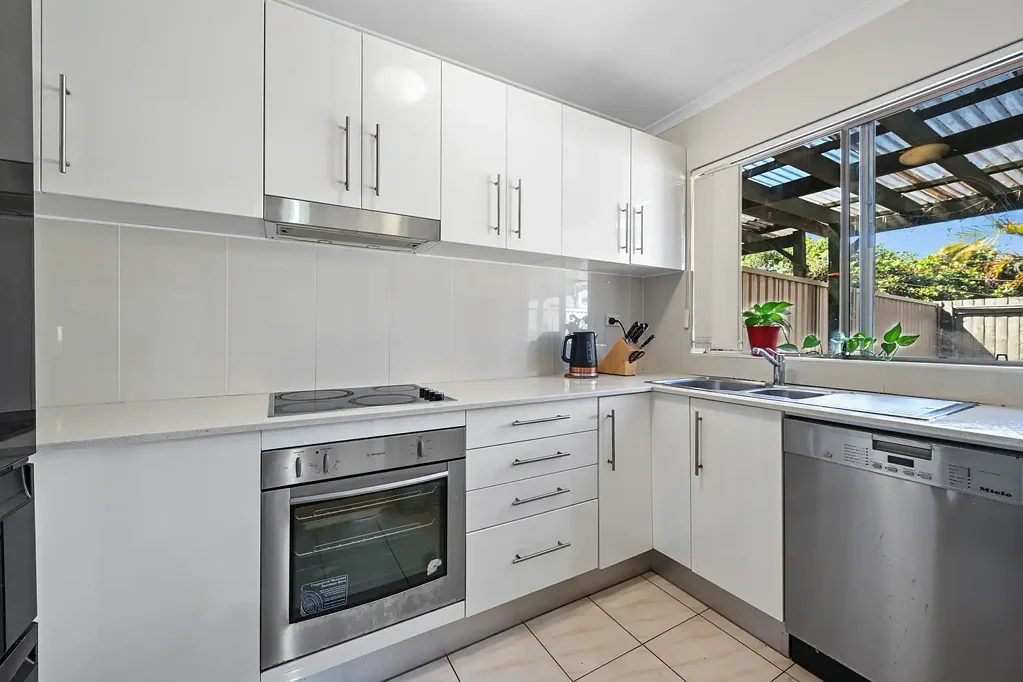 Family Townhouse in Prime Location