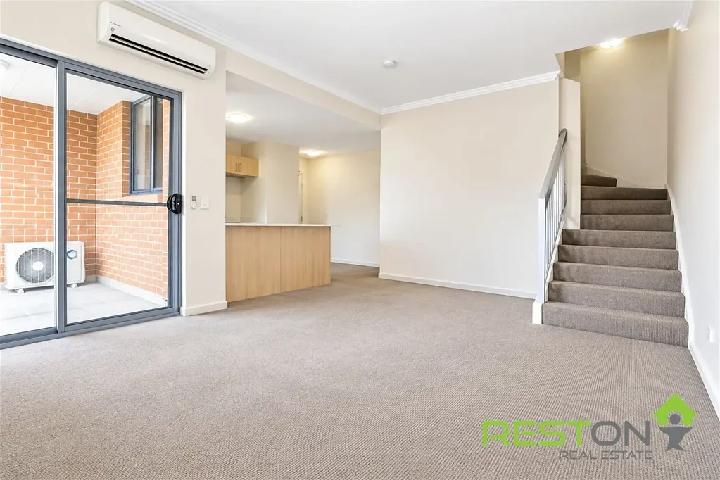 TOP FLOOR APARTMENT