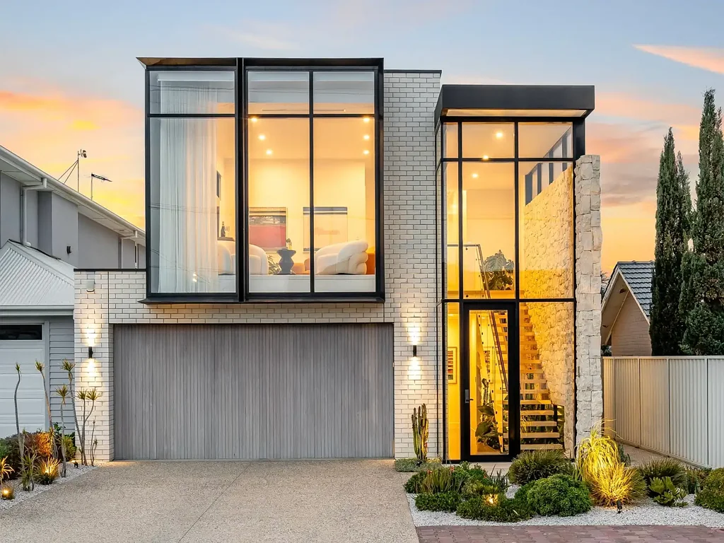 Glenelg North 4ਬੈੱਡਰੂਮ A Cutting-Edge Vision against the Coastline.