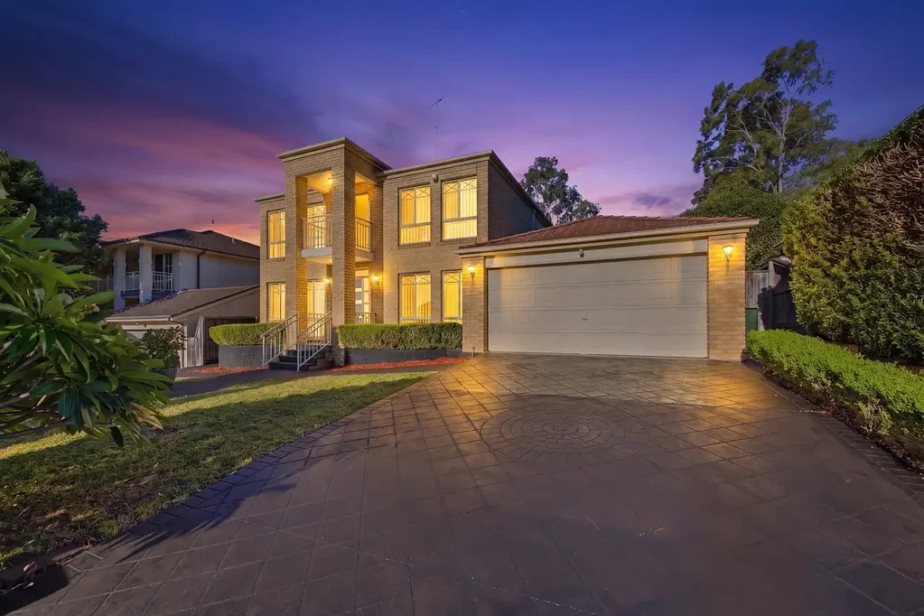 Mount Annan 4ਬੈੱਡਰੂਮ Big Home, Large Block and Superb Location . This Home Has It All !!